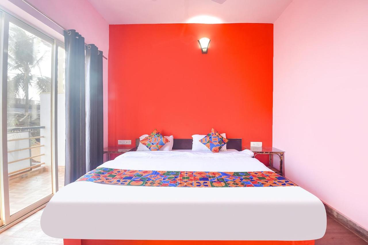 Hotel Fabexpress The Voyage Morjim Exteriér fotografie